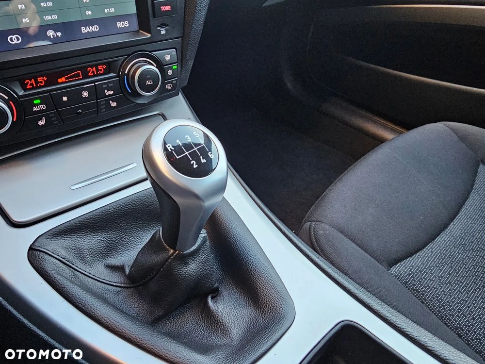 BMW Seria 3 318i - 32