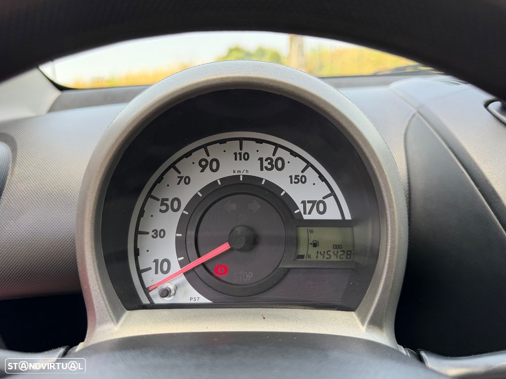 Toyota Aygo 1.0 Red Edition - 21