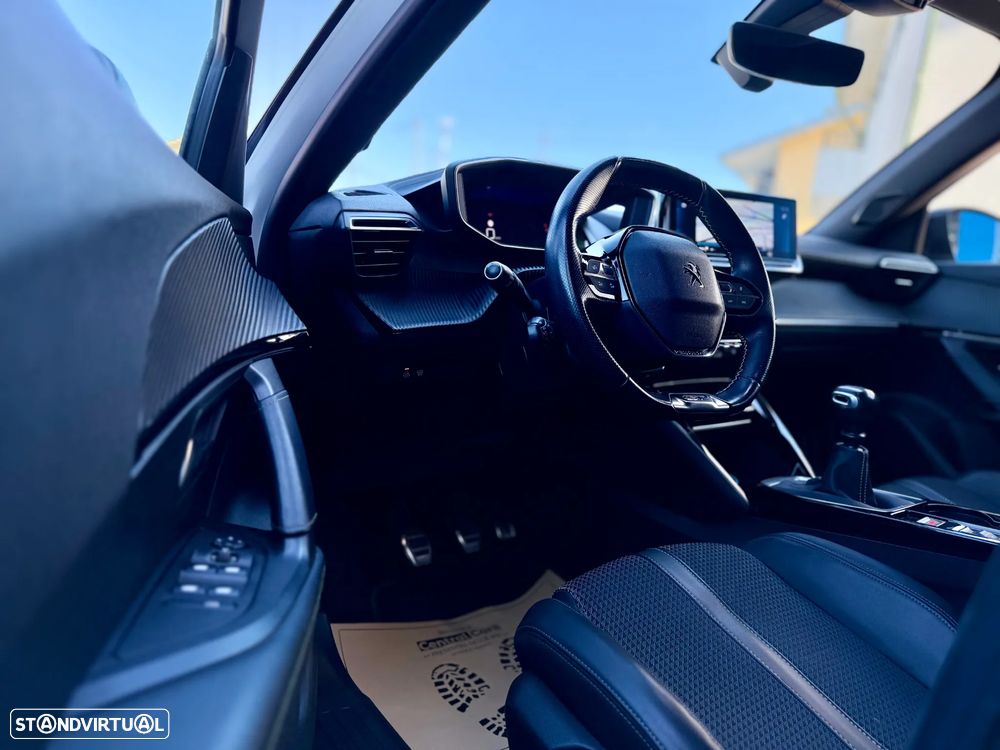 Peugeot 2008 1.2 PureTech GT - 12