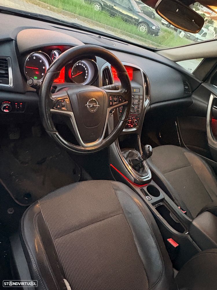 Opel Astra 1.7 CDTi Cosmo - 11