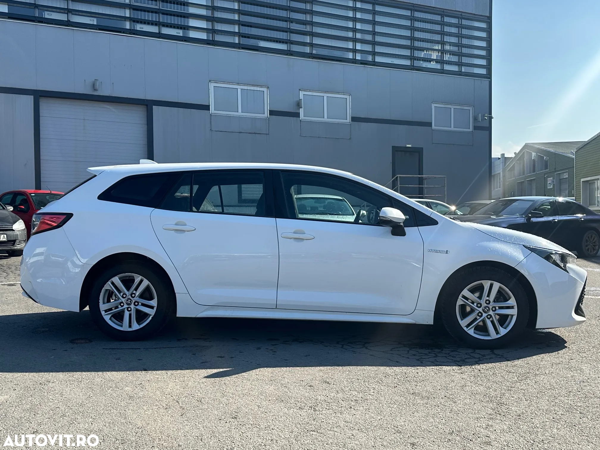 Toyota Corolla 1.8 Hybrid Business Edition - 24