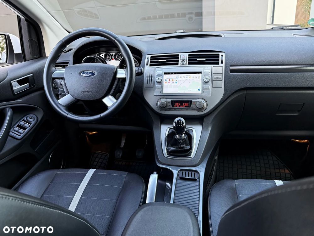 Ford Kuga 2.0 TDCi 2x4 Titanium - 31
