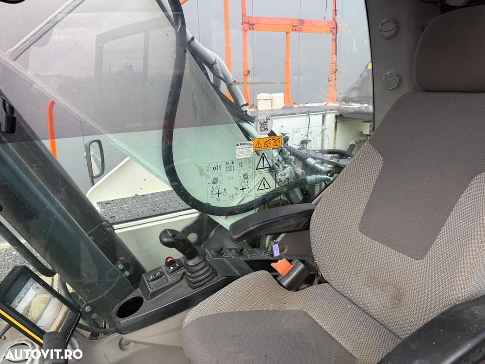 Volvo EC220EL Excavator - 3