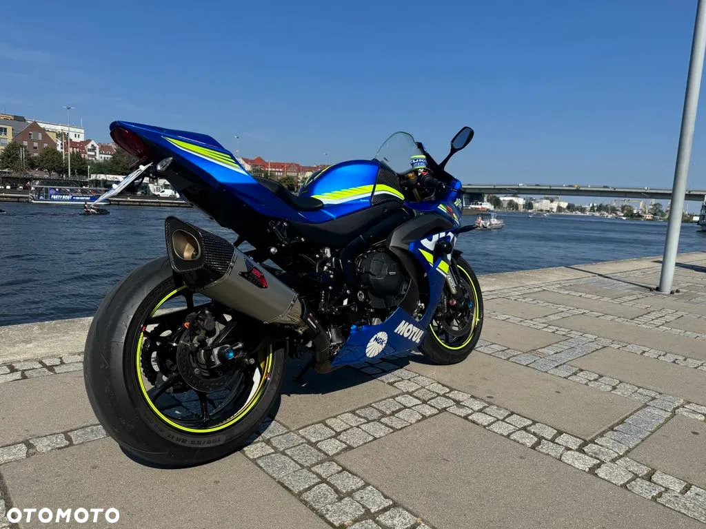 Suzuki GSX-R - 4