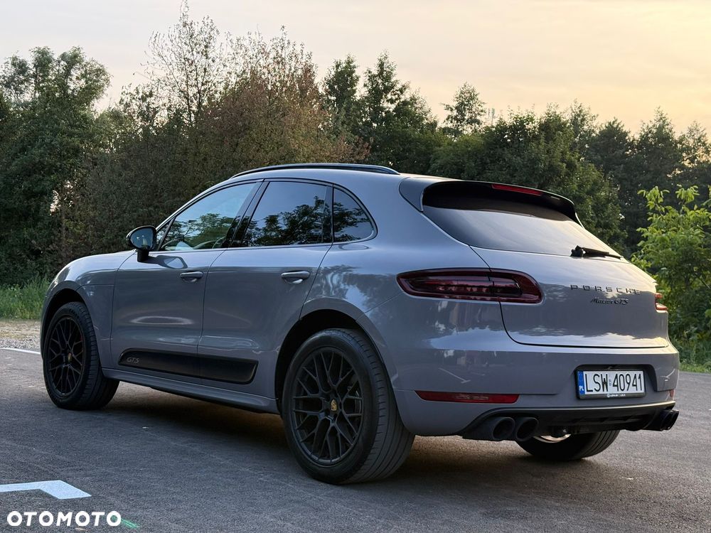 Porsche Macan - 2