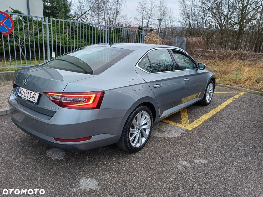 Skoda Superb 2.0 TDI Ambition DSG - 5