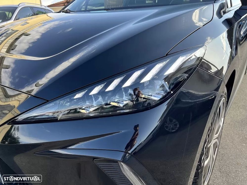 MG MG4 64 kWh Luxury - 46