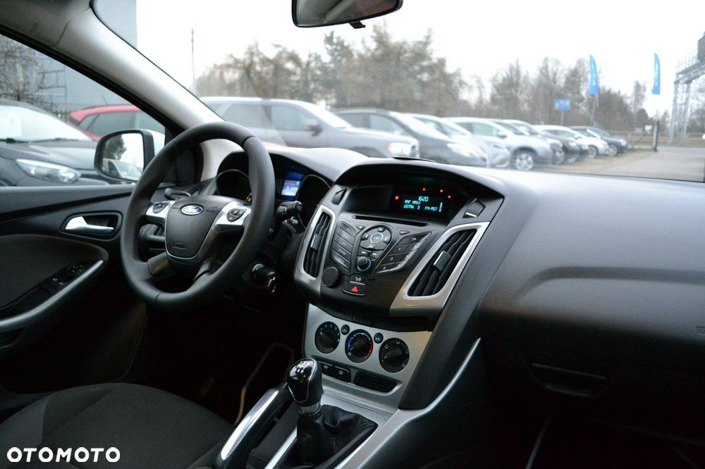 Ford Focus 1.6 Edition - 10