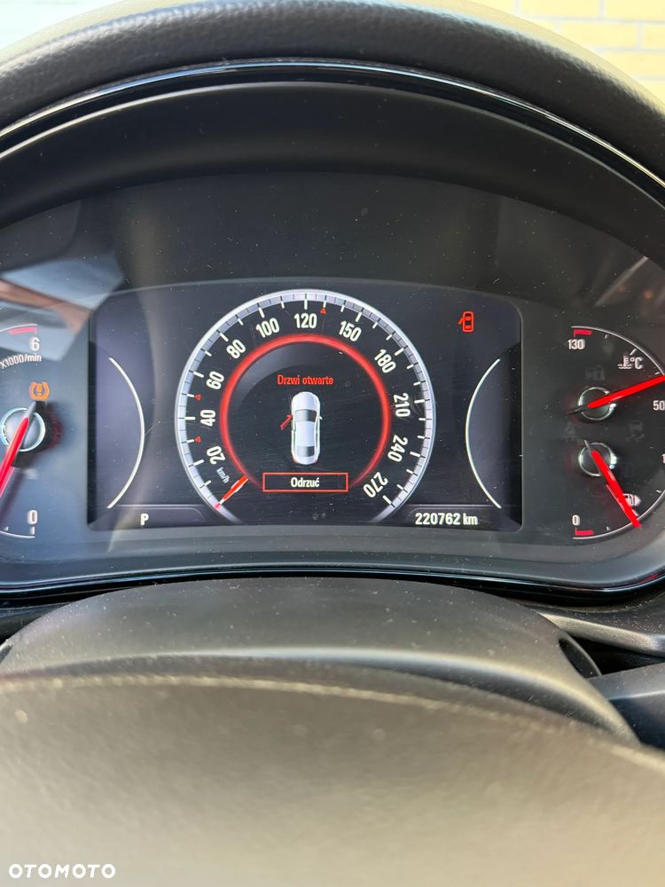 Opel Insignia - 12
