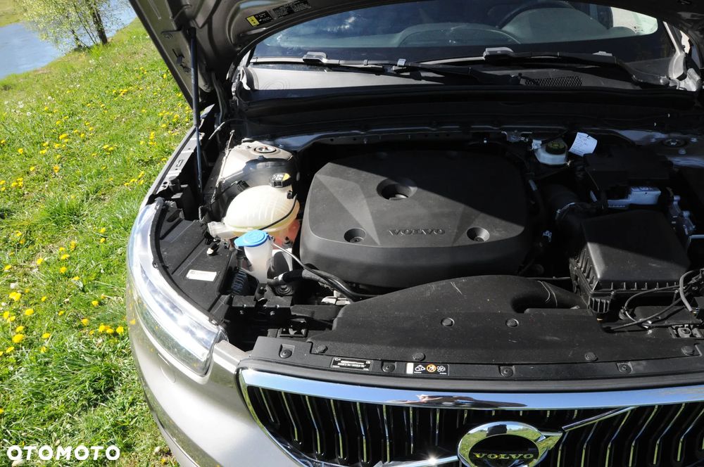 Volvo XC 40 T5 AWD Geartronic Momentum - 12