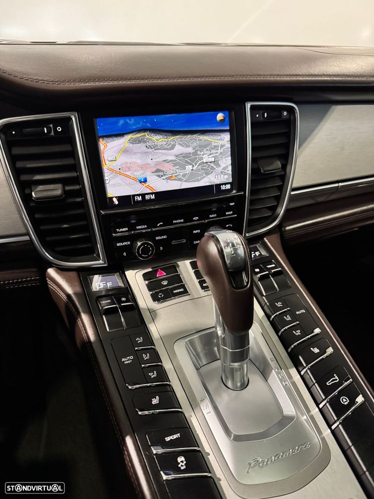 Porsche Panamera - 43