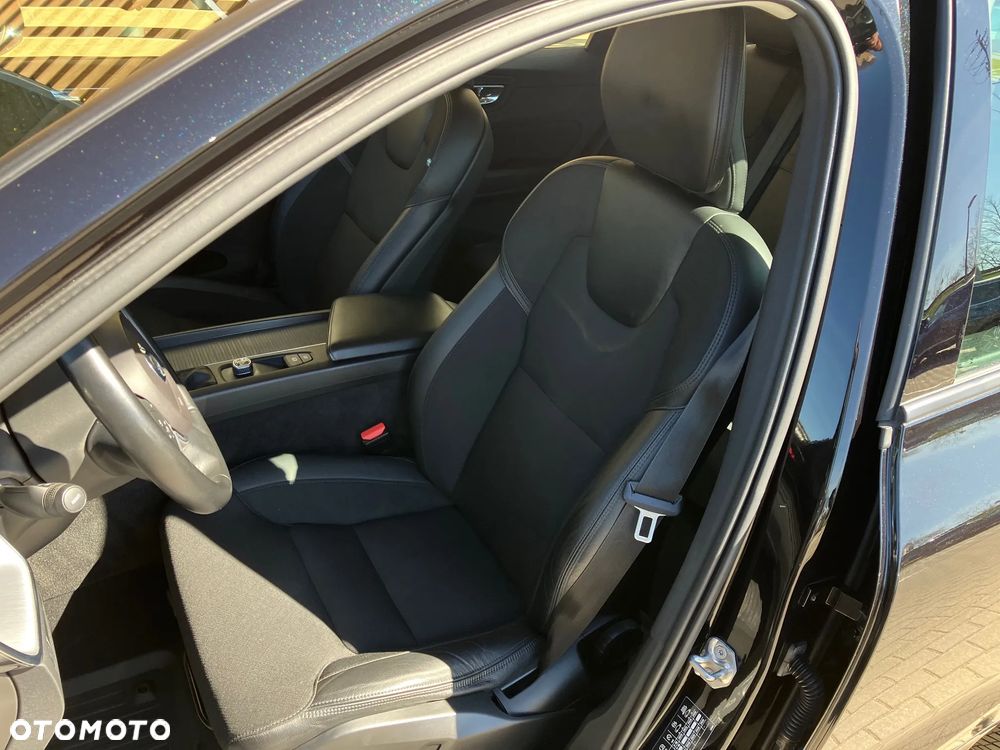 Volvo XC 60 D4 AWD Momentum - 33