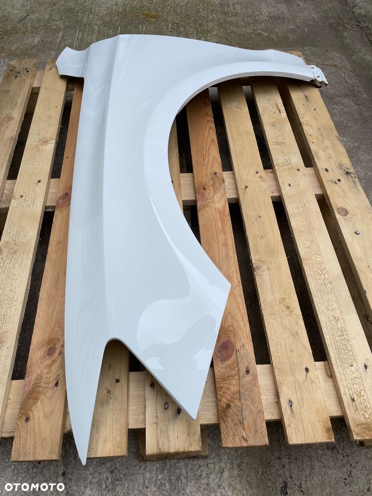 BŁOTNIK LEWY PRZÓD PRZEDNI AUDI Q5 I 8R0 BIAŁY - 9