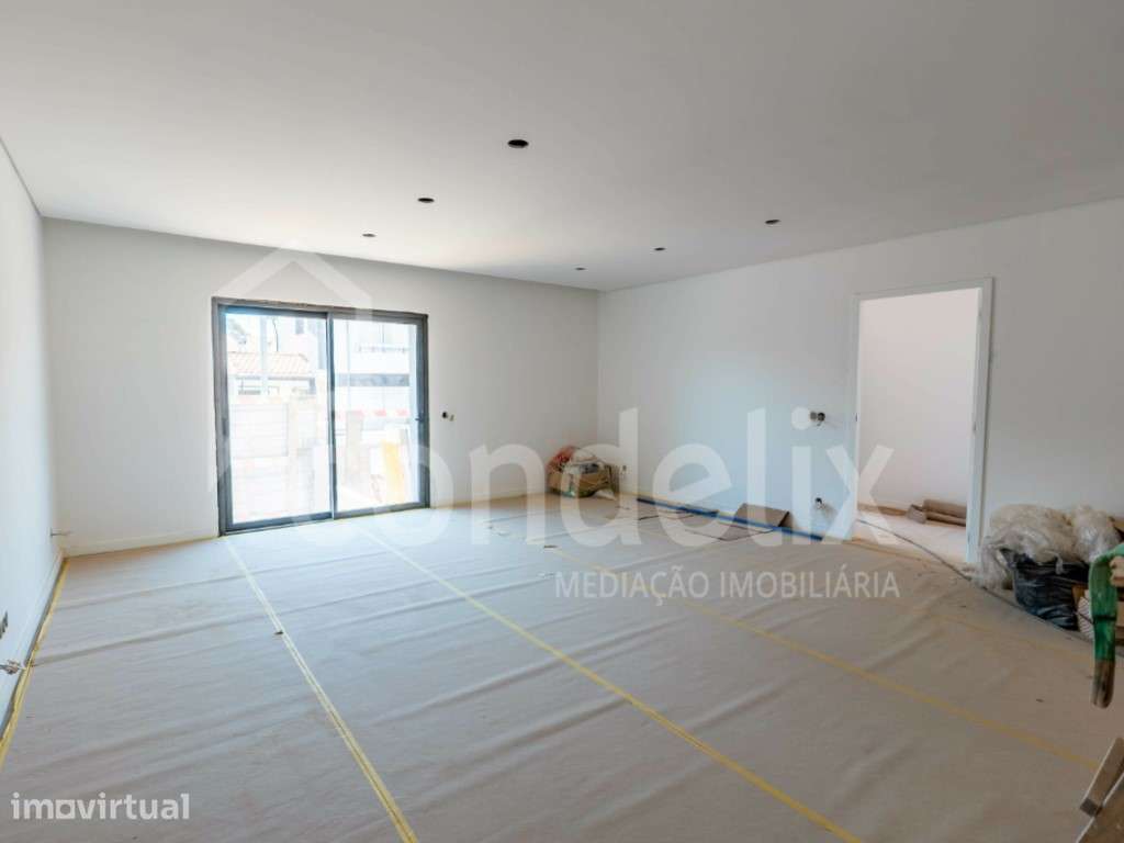 Moradia T3 Nova | Lidador, Vila Nova da Telha - Grande imagem: 5/34