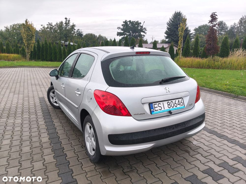 Peugeot 207 1.4 16V Presence - 2