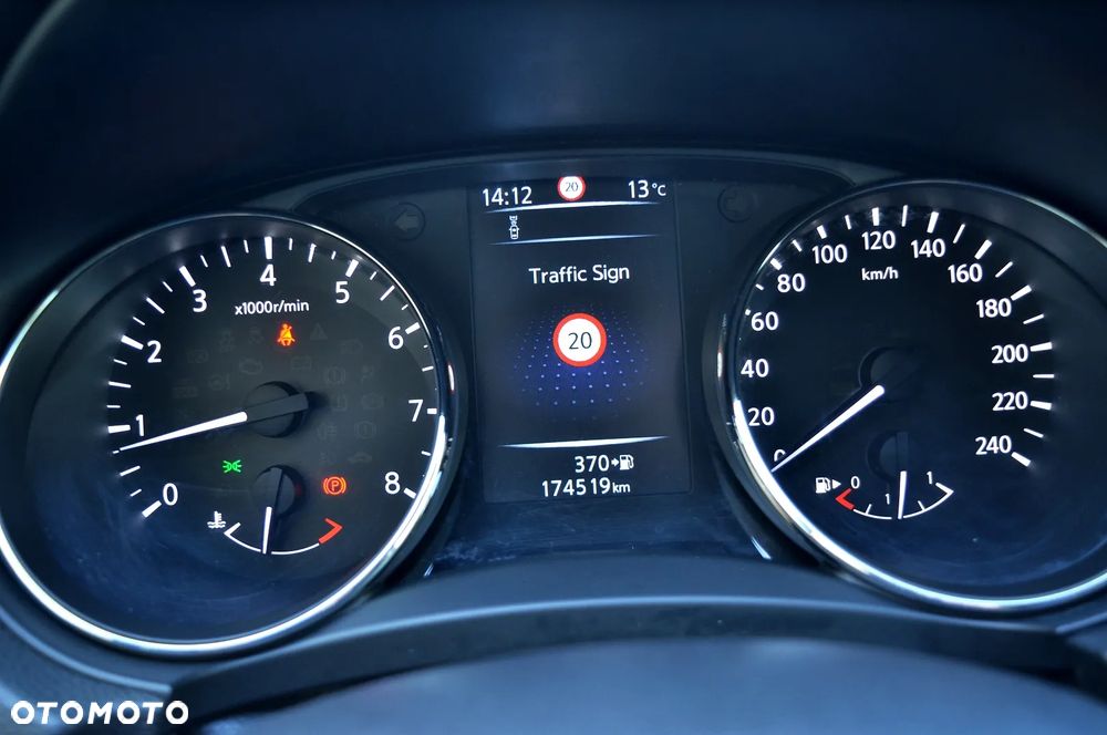 Nissan Qashqai 1.6 DIG-T N-Connecta - 24
