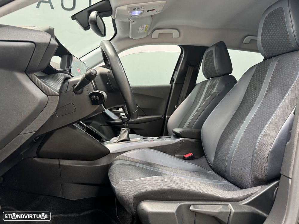 Peugeot 2008 1.2 PureTech Allure - 21