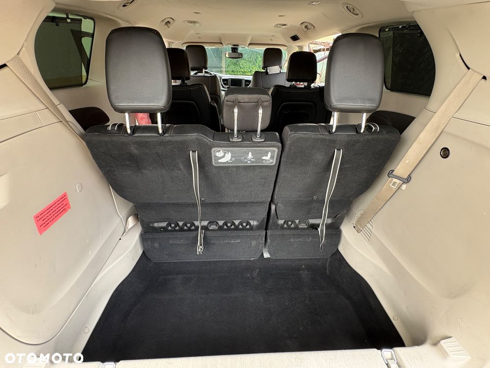 Chrysler Pacifica - 10
