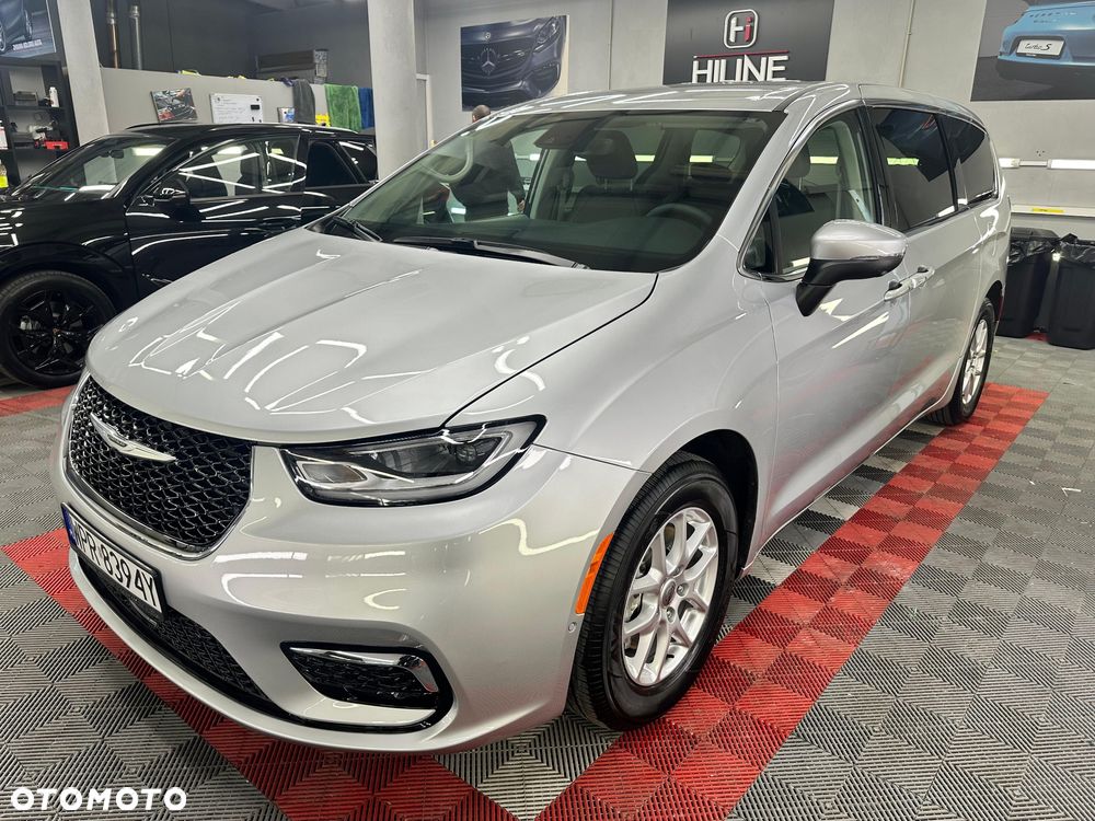 Chrysler Pacifica - 1