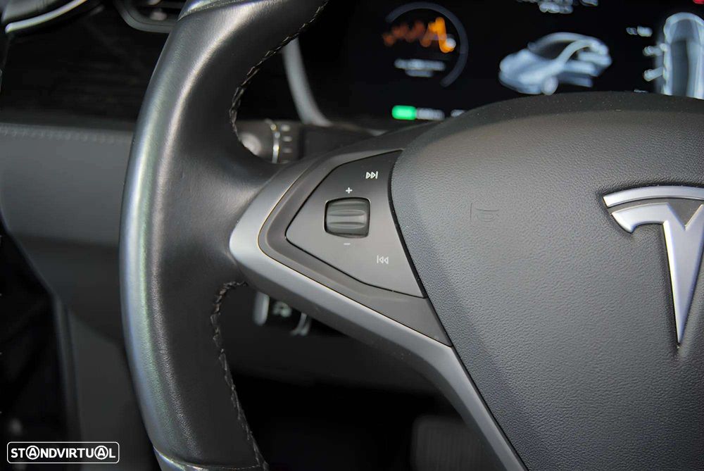 Tesla Model S - 23