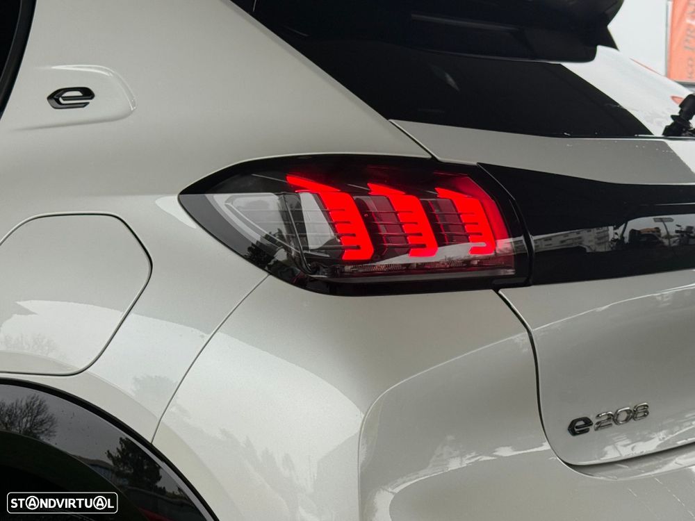 Peugeot e-208 50 kWh GT Pack - 18