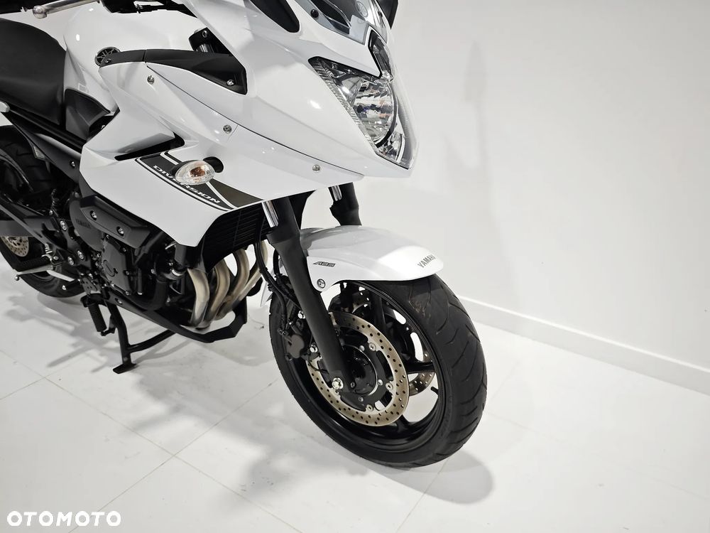Yamaha XJ - 6