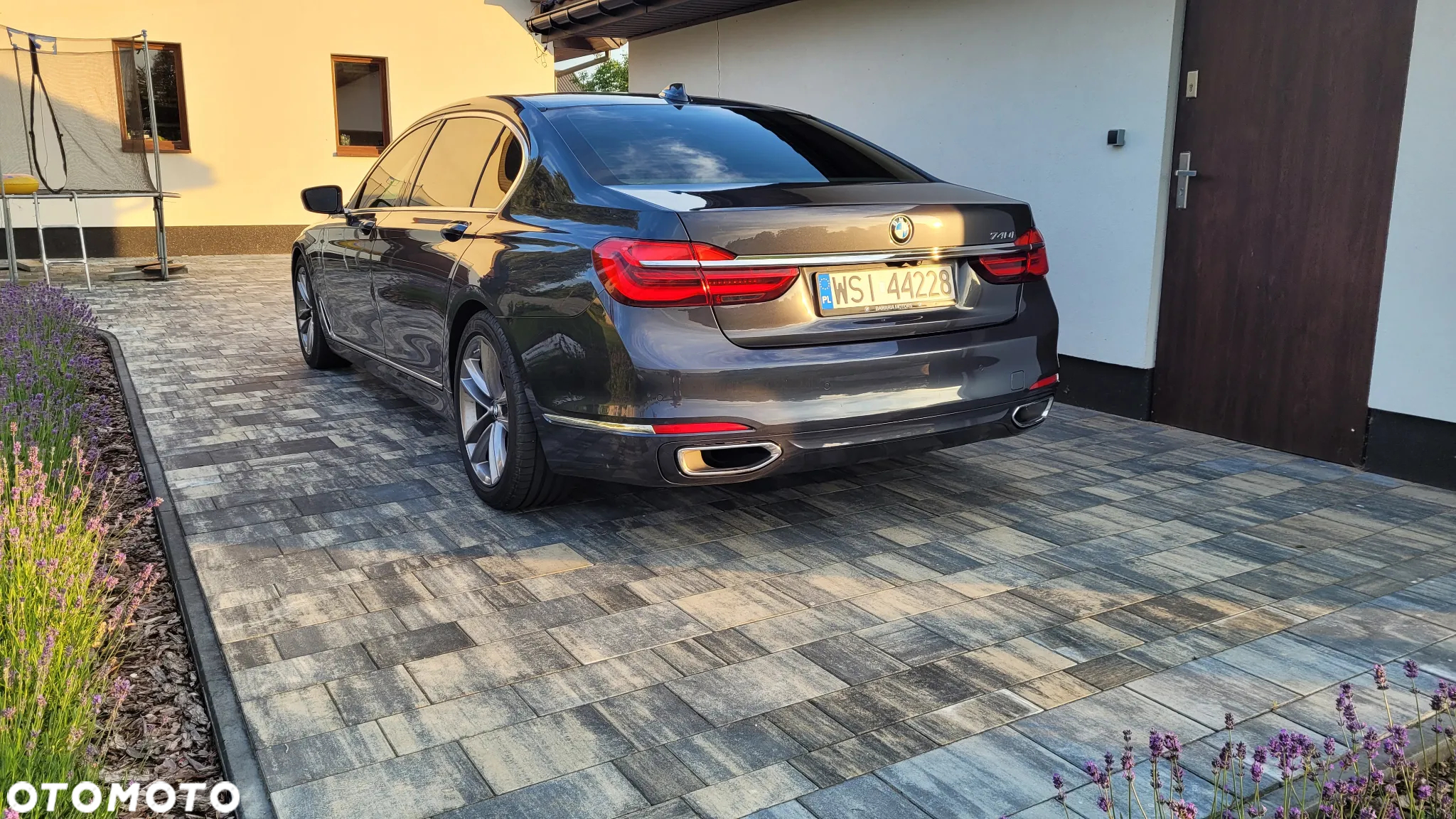 BMW Seria 7 740Li - 11