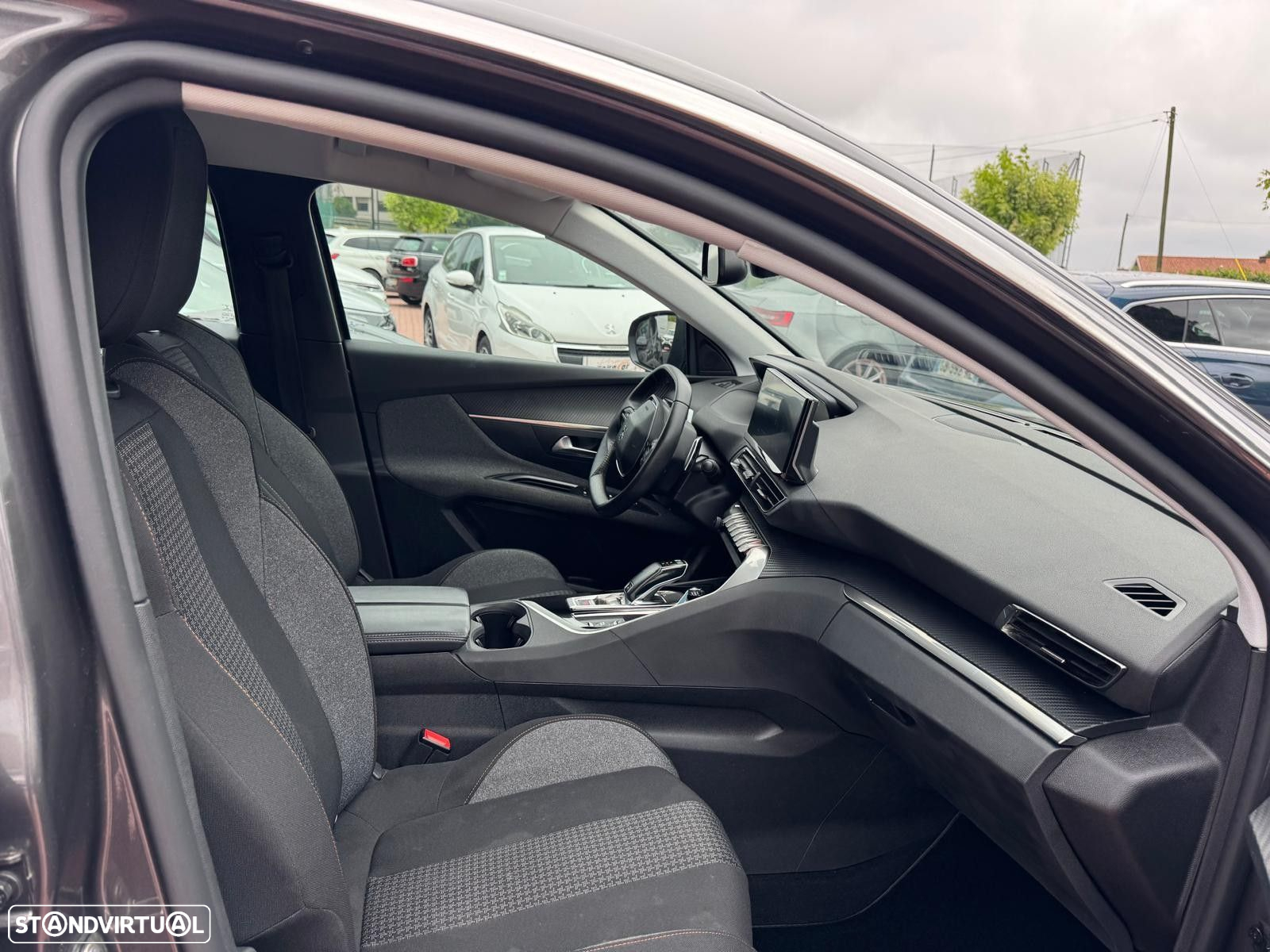 Peugeot 3008 1.5 BlueHDi Active Pack EAT8 - 17