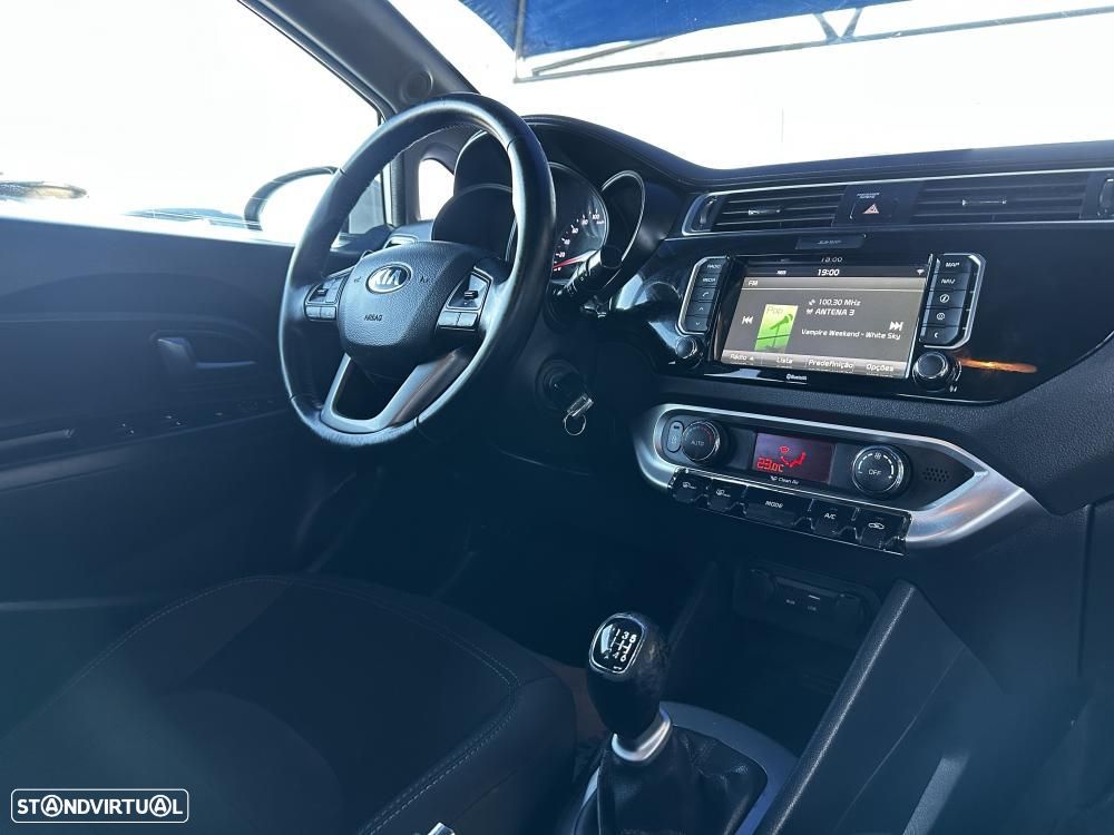 Kia Rio 1.1 CRDi EX ISG - 37