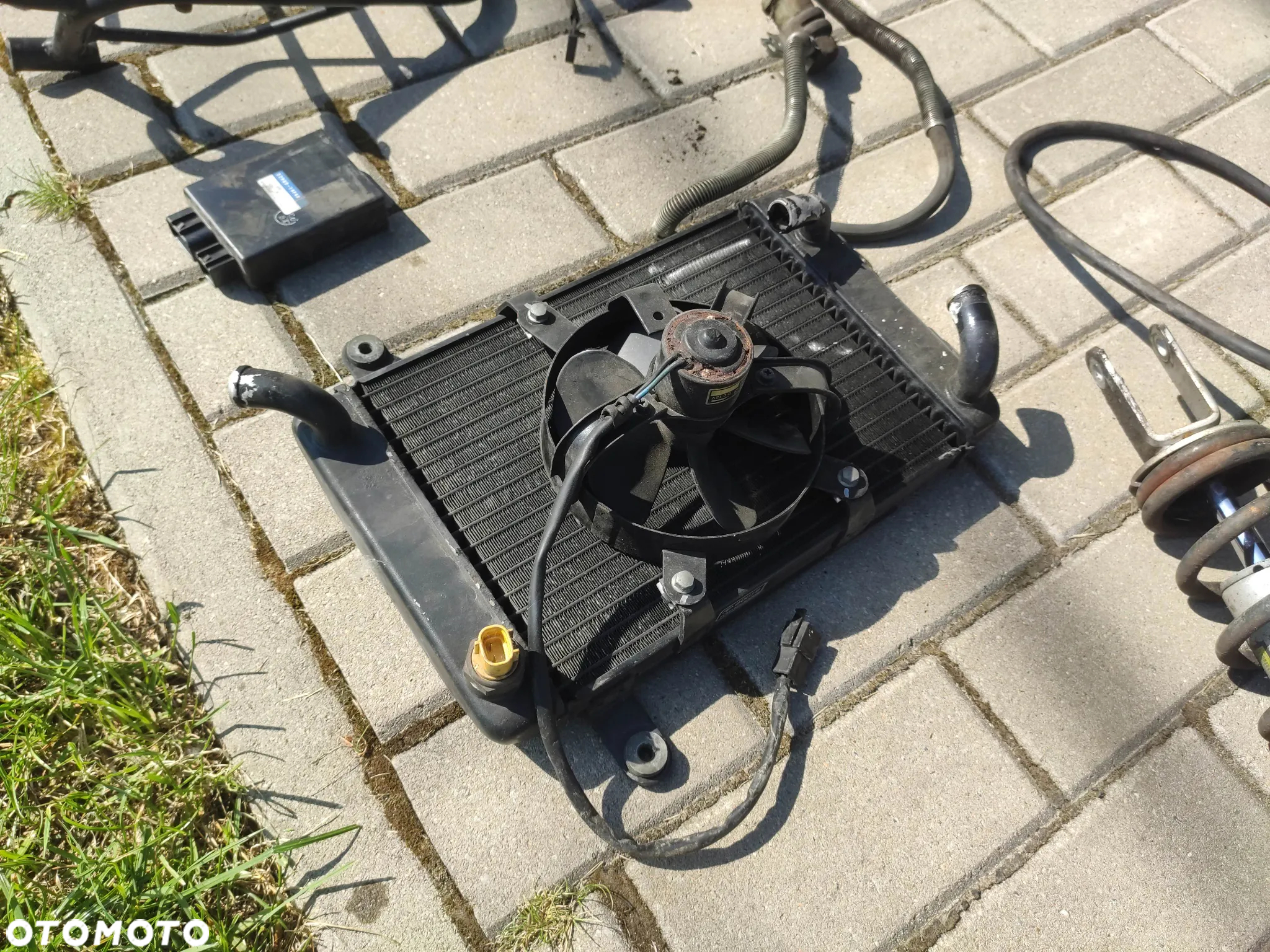 Suzuki Burgman AN 400 K1 98- Gaźnik Stator Dekiel Amortyzator Chłodnica Pompa Komputer Stelaż - 6