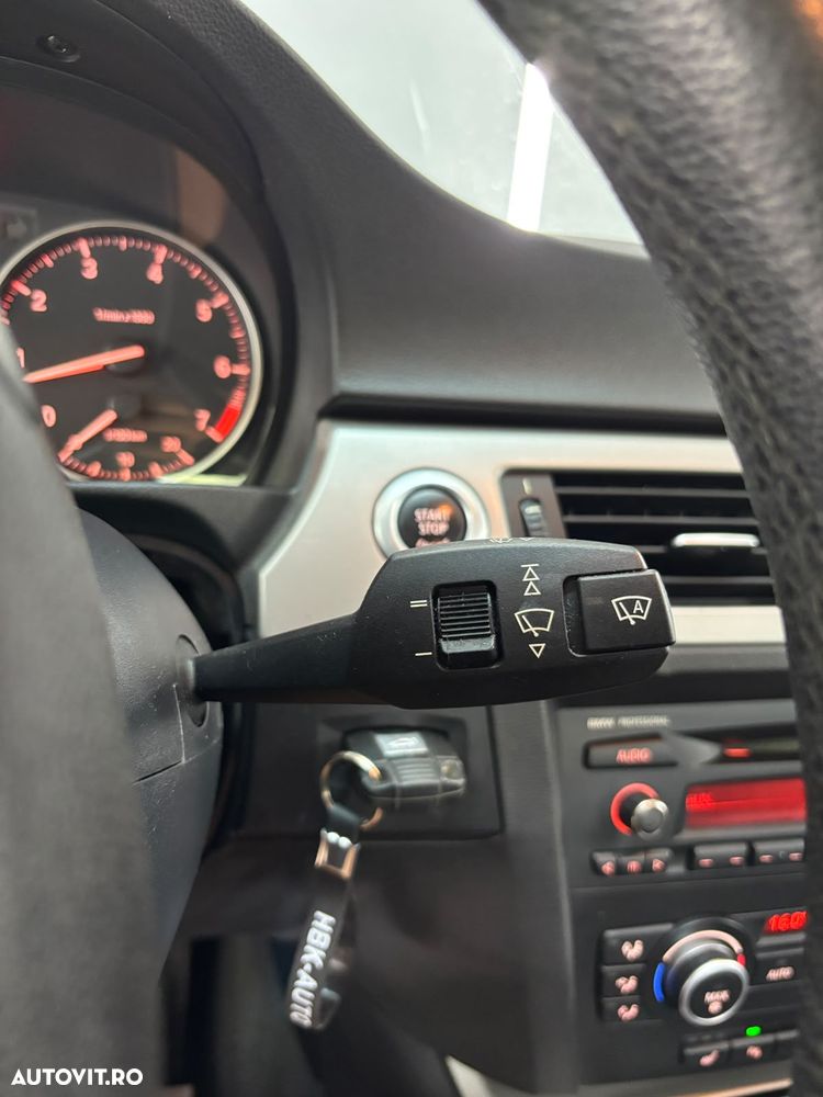 BMW Seria 3 318i Aut. Edition Exclusive - 24