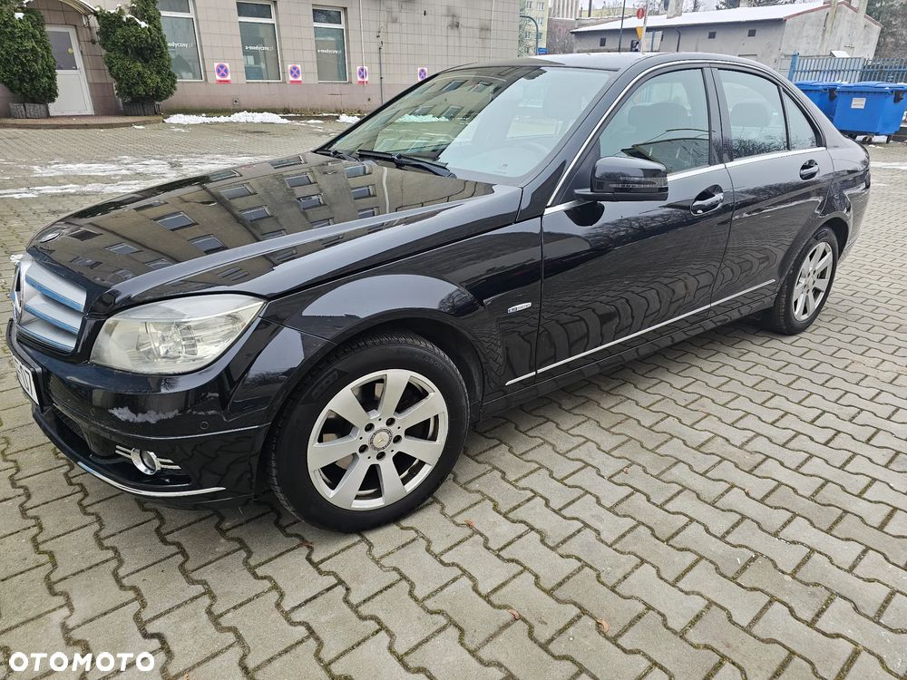 Mercedes-Benz Klasa C 180 CGI BlueEFFICIENCY Avantgarde - 3