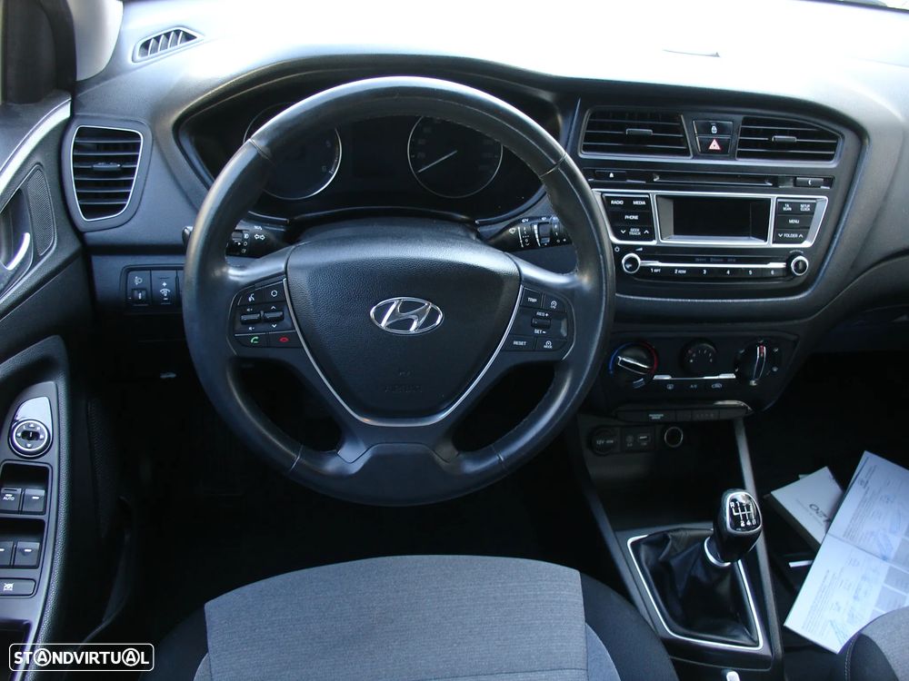 Hyundai i20 1.1 CRDi LED - 8