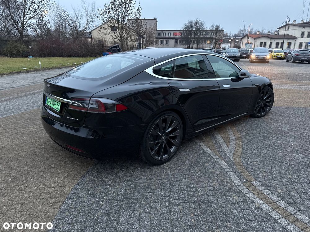 Tesla Model S - 7