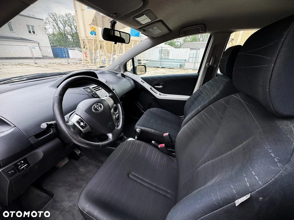 Toyota Yaris 1.3 Sol Premium MM - 11