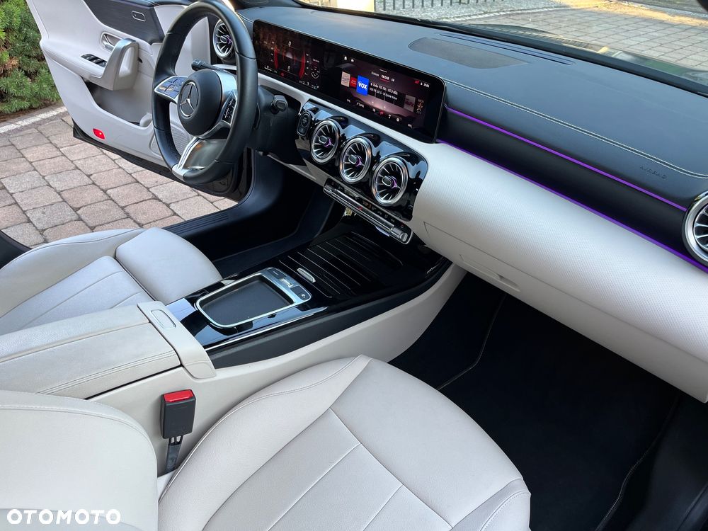 Mercedes-Benz CLA 200 d AMG Line 8G-DCT - 20