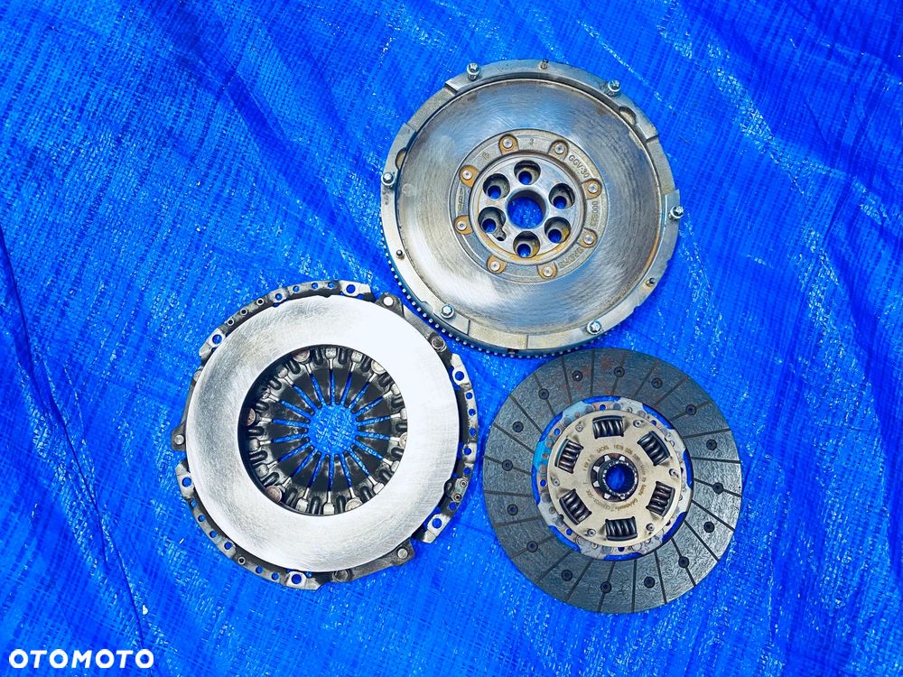 DWUMAS KOŁO DWUMASOWE ZAMACHOWE DOCISK SPRZĘGŁO KOMPLET OPEL INSIGNIA A 2.0 CDTI DIESEL 160KM A20DTH F40 2008- ; SACHS 000523 ; 1878006590 ; 3082002404 ORYGINAŁ - 2