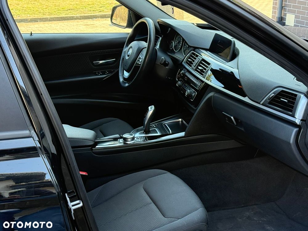 BMW Seria 3 318d - 30