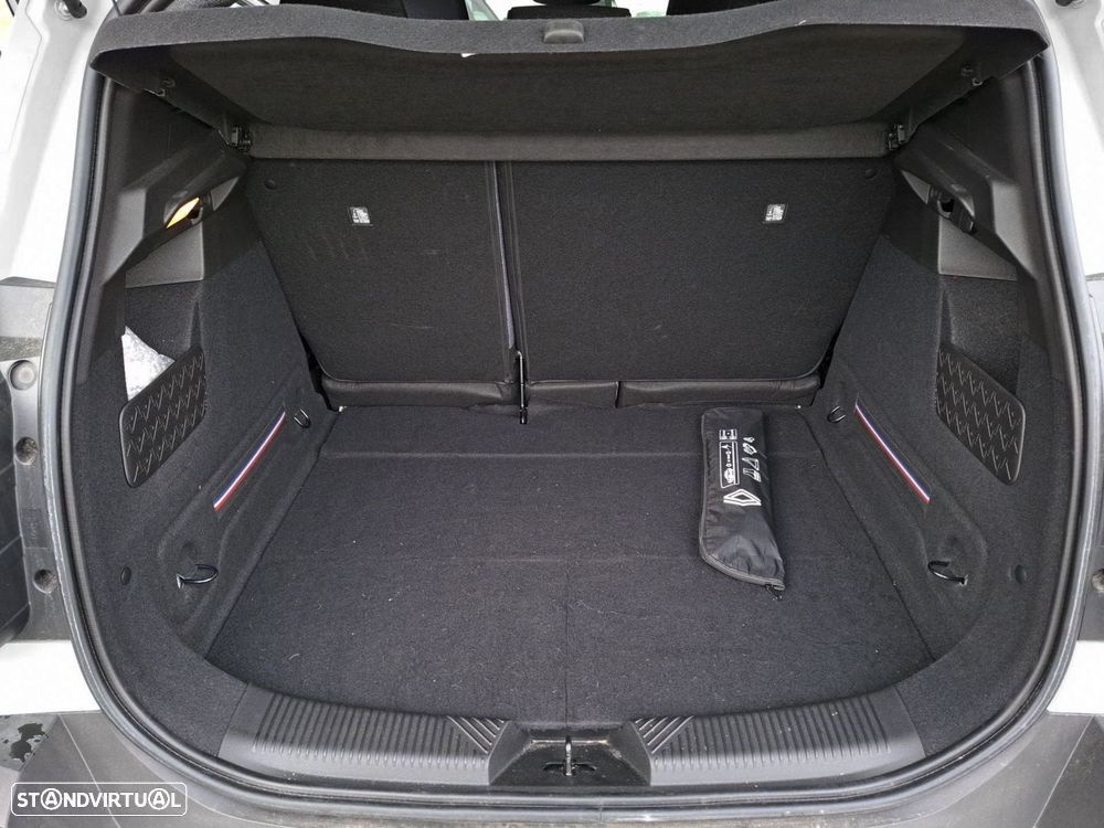 Renault 4 E-Tech 52 kWh Techno Autonomia Conforto - 25