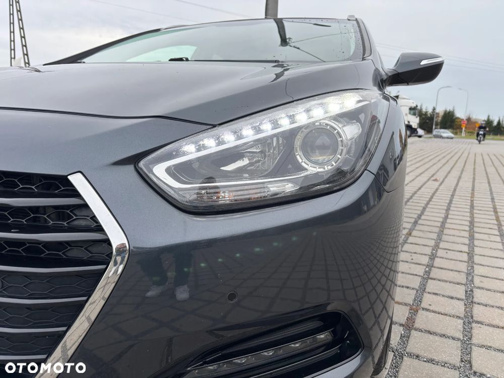 Hyundai i40 Kombi blue 1.7 CRDi DCT Premium - 35
