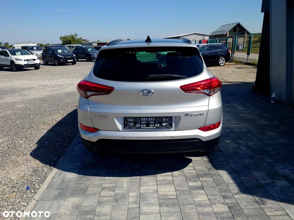 Hyundai Tucson 1.7 CRDI BlueDrive Style 2WD - 4