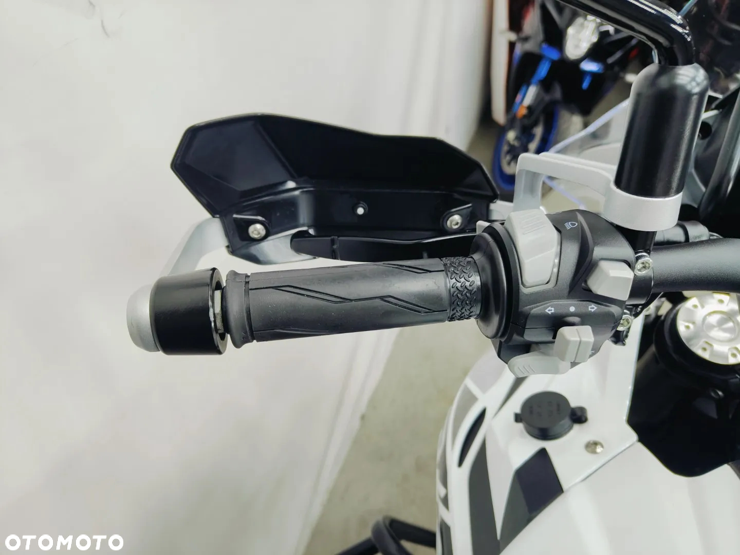 Benelli TRK 502X - 14