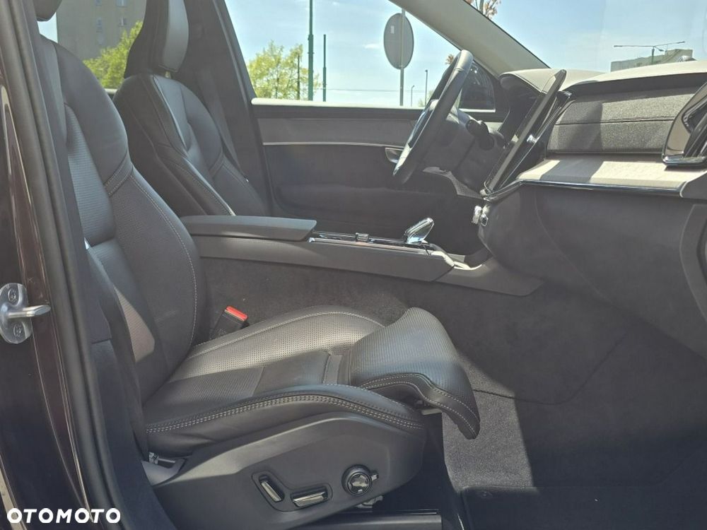 Volvo XC 90 T8 AWD Plug-In Hybrid Plus Dark 7os - 12