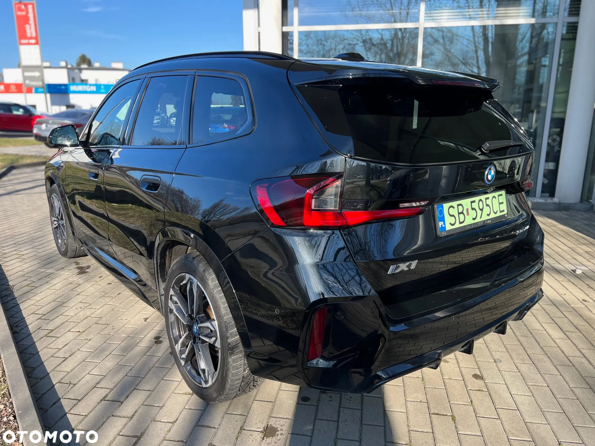 BMW iX1 xDrive30 66.5kWh M Sport - 7