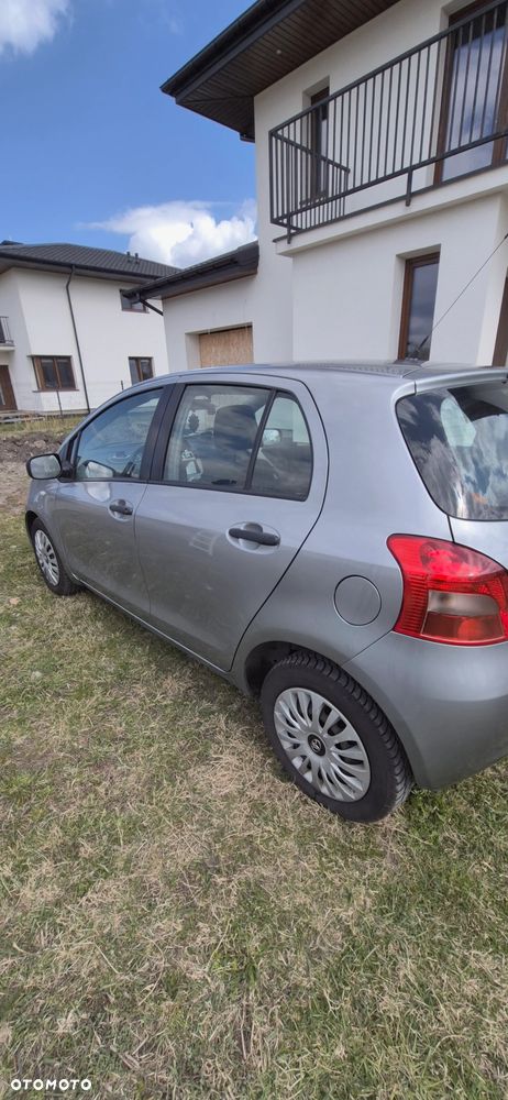 Toyota Yaris 1.3 VVT-i Luna - 4