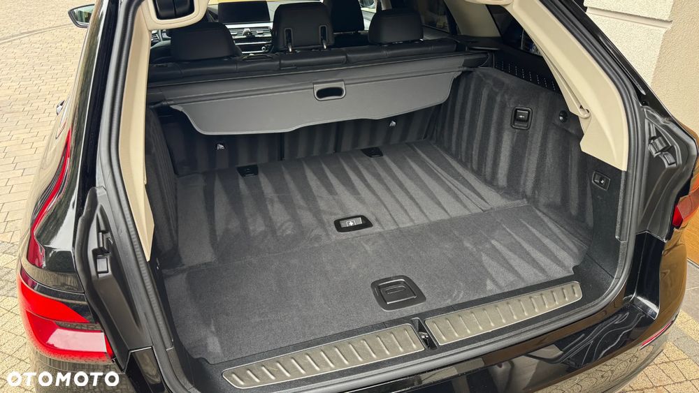 BMW Seria 5 520d Sport Line - 34