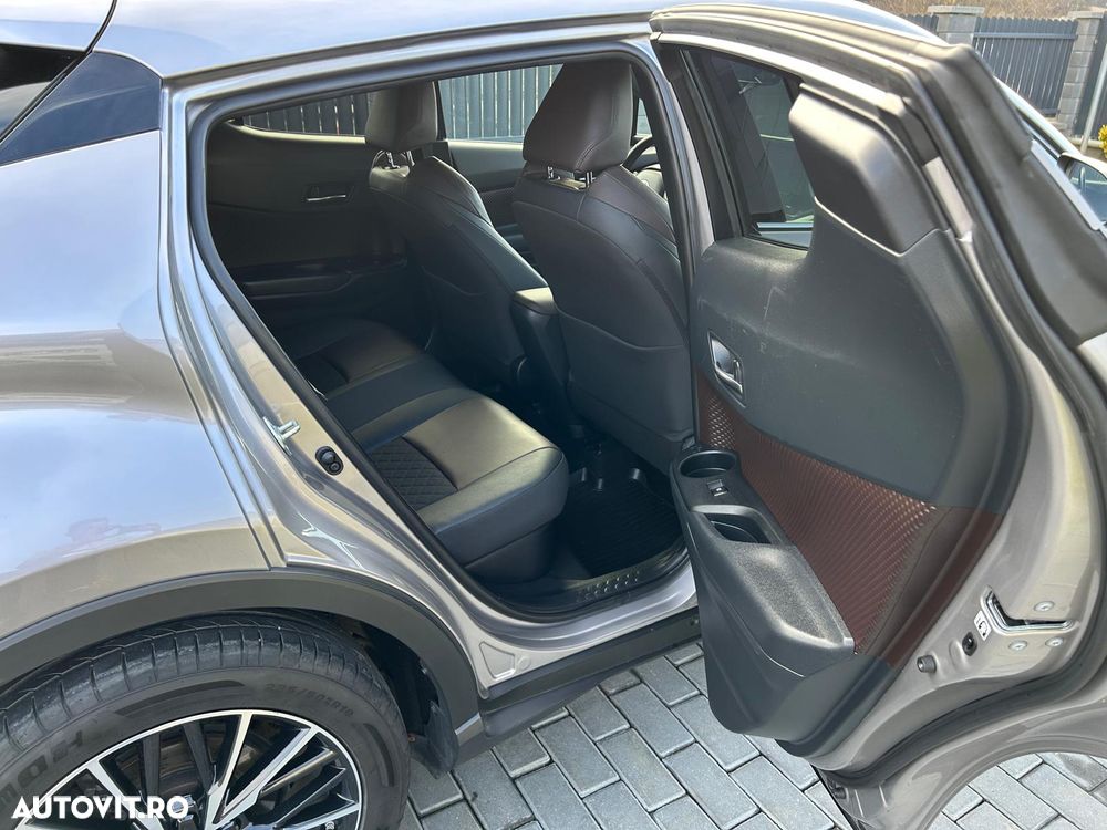 Toyota C-HR Hybrid Style - 29