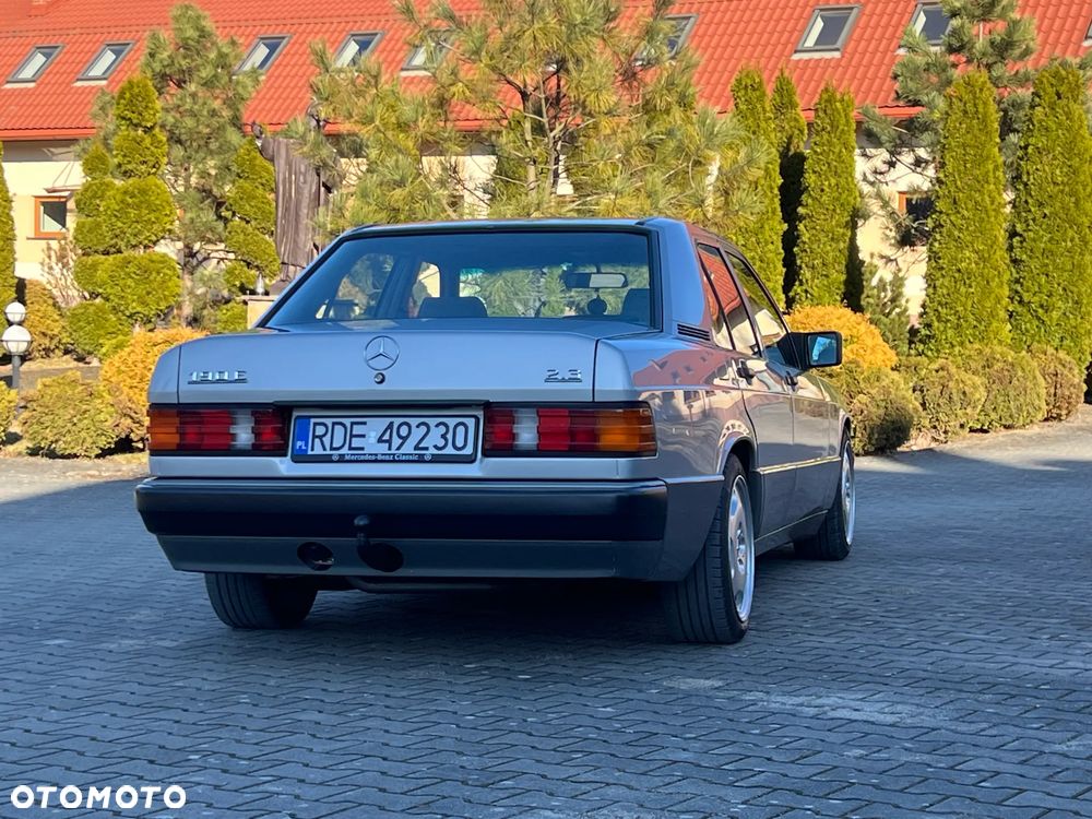 Mercedes-Benz W201 (190) - 5