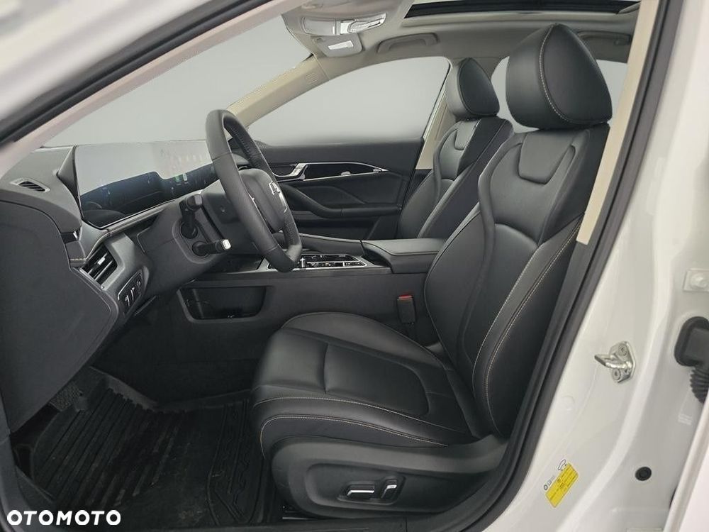 Bestune B70 2.0T Elegance - 12