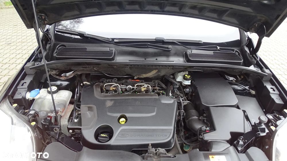 Ford Kuga 2.0 TDCi Titanium - 24